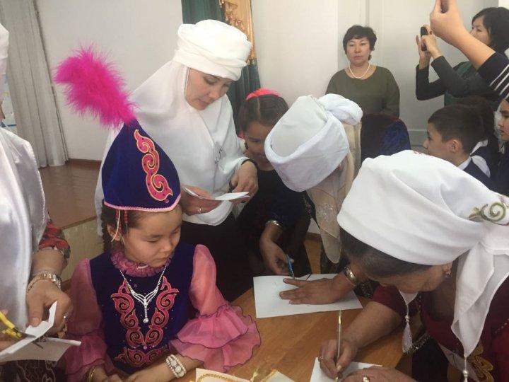 "Асыл әжем, ақ әжем. Ақ жаулықты дана әжем" әжелер сайысы