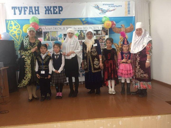 "Асыл әжем, ақ әжем. Ақ жаулықты дана әжем" әжелер сайысы