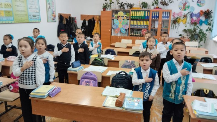 Ю.Гагарин атындағы №29 орта мектебінде әр аптаның дүйсенбі күні ҚР ның Мемлекеттік Гимнімен сабақтар басталады.